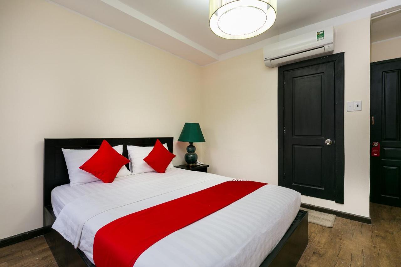 Oyo 438 Small Bay Hotel Хошимин Екстериор снимка