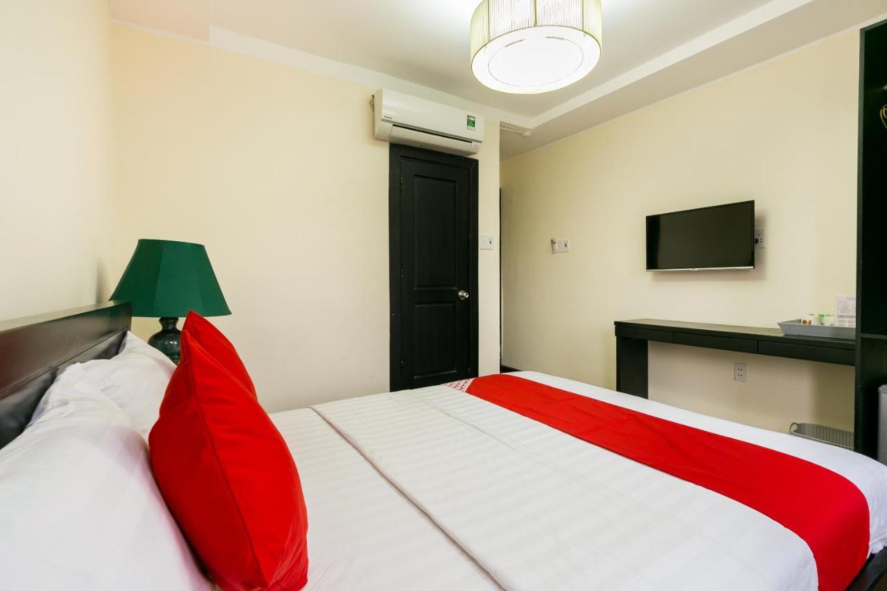 Oyo 438 Small Bay Hotel Хошимин Екстериор снимка